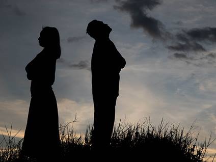 relationship-couple-argue-fighting-sunset-shadows-sky_credit-Shutterstock